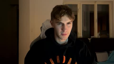 Snapshot of melodicass chatting on 12-28-24, 01:29 Melodicass online show from 12-28-24, 01:29