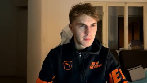 Snapshot of melodicass chatting on 12-29-24, 02:17 Melodicass online show from 12-29-24, 02:17