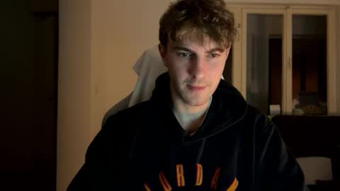 Snapshot of melodicass chatting on 02-02-25, 02:48 Melodicass online show from 02-02-25, 02:48