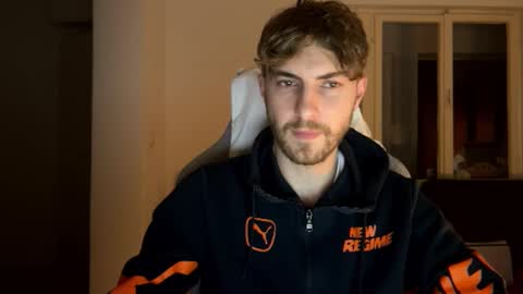 Snapshot of melodicass chatting on 02-25-25, 10:29 Melodicass online show from 02-25-25, 10:29