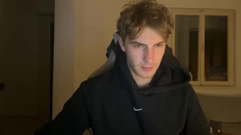 Snapshot of melodicass chatting on 11-04-25, 12:32 Melodicass online show from 11-04-25, 12:32