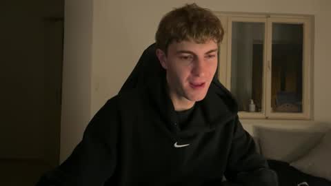 Snapshot of melodicass chatting on 11-28-25, 11:51 Melodicass online show from 11-28-25, 11:51