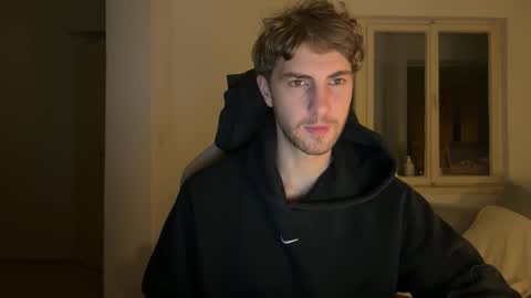 Snapshot of melodicass chatting on 12-16-25, 12:48 Melodicass online show from 12-16-25, 12:48