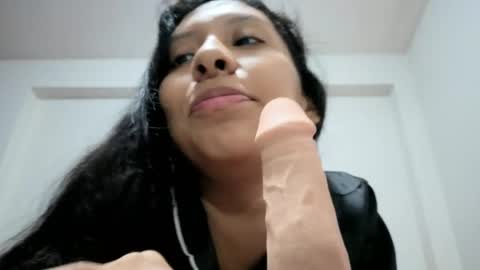 Snapshot of melody24_ chatting on 06-03-26, 04:23 melody24_ online show from 06-03-26, 04:23