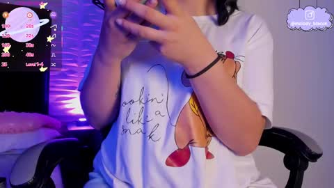 Snapshot of melody_black_ chatting on 11-17-25, 08:47 Melody online show from 11-17-25, 08:47