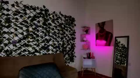 melody_cute10 online show from 06-17-26, 01:45
