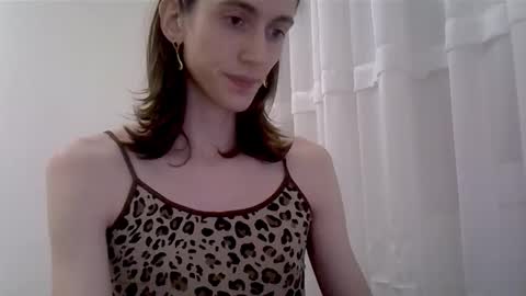 Snapshot of melody_gepards chatting on 12-15-25, 06:56 Melody online show from 12-15-25, 06:56