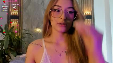 melodylanee online show from 12-23-25, 10:57