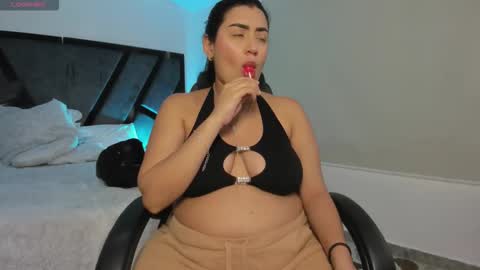 Snapshot of melodysnow chatting on 10-26-25, 08:26 melodysnow online show from 10-26-25, 08:26