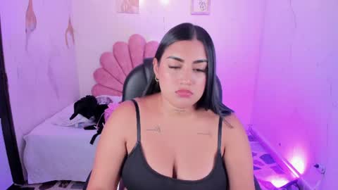 Snapshot of melodysnow chatting on 07-22-26, 10:56 melodysnow online show from 07-22-26, 10:56