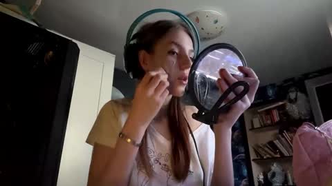 Hi Im Aria 18 years old online show from 09-17-25, 12:29