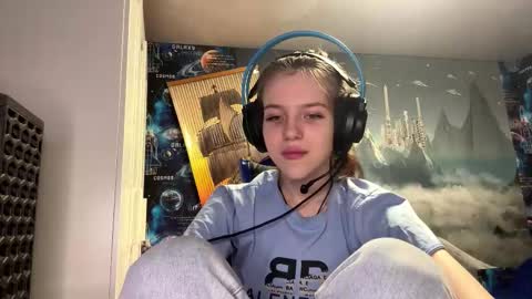 Hi Im Aria 18 years old online show from 01-08-26, 03:25