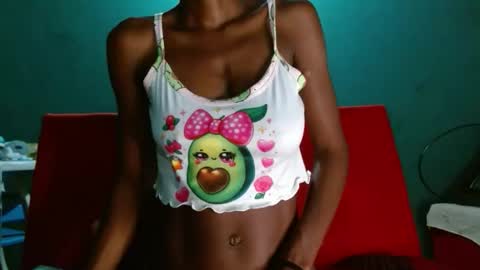 Snapshot of mely1002 chatting on 12-23-25, 08:34 mely tomson online show from 12-23-25, 08:34