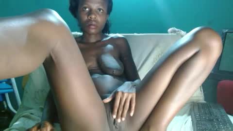 Snapshot of mely1002 chatting on 02-11-26, 07:57 mely tomson online show from 02-11-26, 07:57