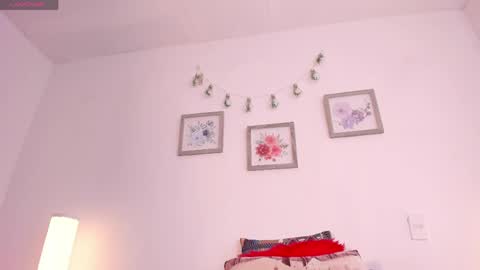 Snapshot of mely_rosee chatting on 04-22-26, 12:28 online show from 04-22-26, 12:28