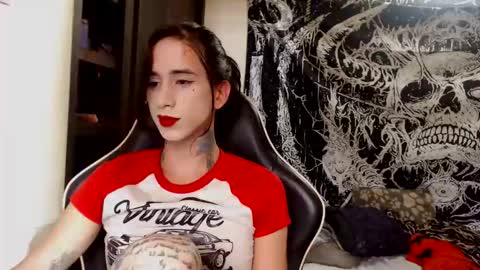 Snapshot of mely_roussex chatting on 11-17-25, 10:04 mely online show from 11-17-25, 10:04