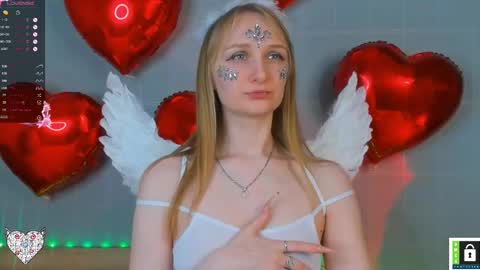 Snapshot of memento_mary chatting on 02-14-25, 06:29 The princess of your dreams online show from 02-14-25, 06:29