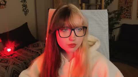 Mia online show from 10-26-25, 03:18