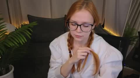 memymee_ online show from 06-08-26, 01:39
