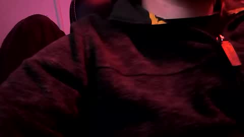 Snapshot of men10_12_1983 chatting on 12-29-24, 01:49 men10_12_1983 online show from 12-29-24, 01:49