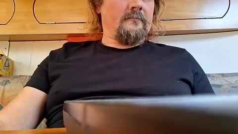 Snapshot of men10_12_1983 chatting on 10-04-25, 12:14 men10_12_1983 online show from 10-04-25, 12:14