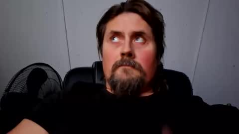 Snapshot of men10_12_1983 chatting on 11-12-25, 07:46 men10_12_1983 online show from 11-12-25, 07:46