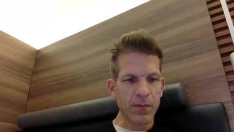 Snapshot of men2024again chatting on 10-26-25, 12:22 Andres online show from 10-26-25, 12:22