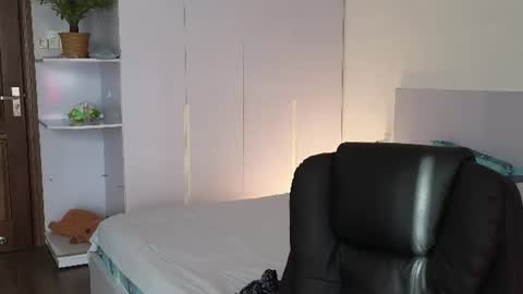 Mencialo online show from 06-26-26, 09:14