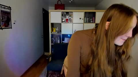 Snapshot of meow_k1tty chatting on 04-28-26, 04:39 Flora Next stream November 17th at 6 GMT online show from 04-28-26, 04:39