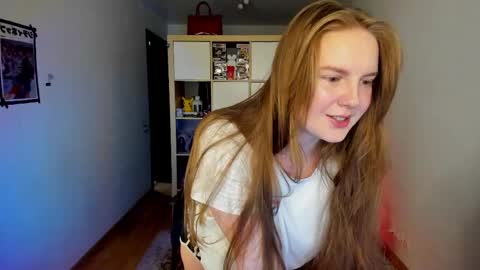 Snapshot of meow_k1tty chatting on 05-04-26, 05:47 Flora Next stream November 17th at 6 GMT online show from 05-04-26, 05:47