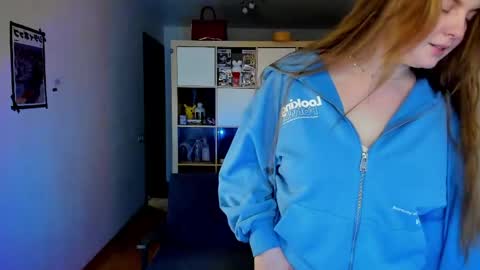 Snapshot of meow_k1tty chatting on 06-01-26, 04:36 Flora Next stream November 17th at 6 GMT online show from 06-01-26, 04:36