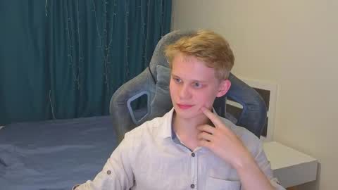 Mickey online show from 10-22-25, 02:17