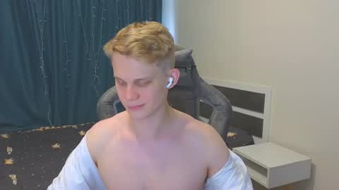 Mickey online show from 11-19-25, 08:25