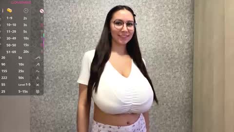 Snapshot of meowgirlye chatting on 02-14-26, 09:17 Mona online show from 02-14-26, 09:17