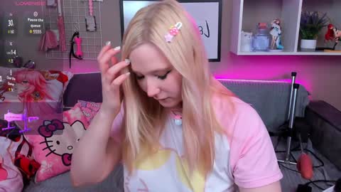 Snapshot of meowkakitty chatting on 01-27-25, 01:05 MeowkaKitty online show from 01-27-25, 01:05