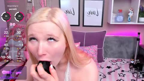 Snapshot of meowkakitty chatting on 03-04-25, 09:40 MeowkaKitty online show from 03-04-25, 09:40