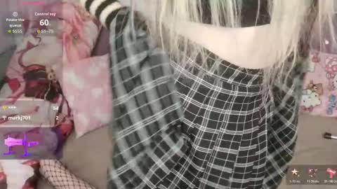 Snapshot of meowkakitty chatting on 11-25-25, 02:33 MeowkaKitty online show from 11-25-25, 02:33