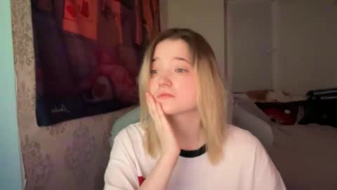 Snapshot of meowki4 chatting on 12-31-24, 06:13 meowme online show from 12-31-24, 06:13