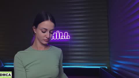  NIKKY  STIVE     Every day from 1000  to 200  EST time. online show from 10-06-25, 06:55