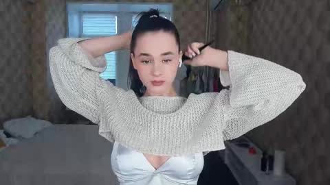 Snapshot of meoww_meows chatting on 10-19-25, 09:21 Julie online show from 10-19-25, 09:21