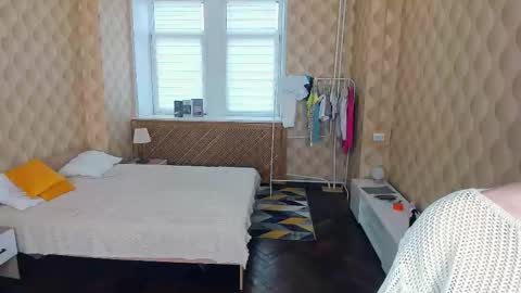 Snapshot of meoww_meows chatting on 10-26-25, 09:15 Julie online show from 10-26-25, 09:15