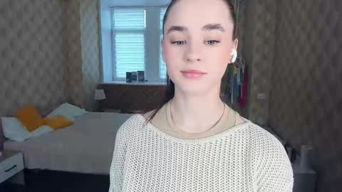 Snapshot of meoww_meows chatting on 10-28-25, 09:24 Julie online show from 10-28-25, 09:24