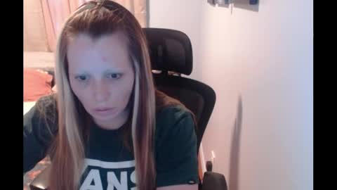 Snapshot of meowzers777 chatting on 06-07-26, 02:16 meowzers777 online show from 06-07-26, 02:16