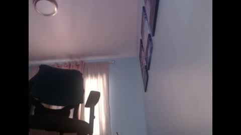 Snapshot of meowzers777 chatting on 06-07-26, 02:21 meowzers777 online show from 06-07-26, 02:21