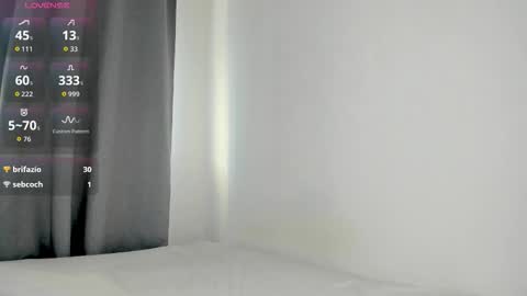 mercedescutee online show from 12-19-25, 12:45