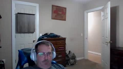 Snapshot of mercer1977 chatting on 10-25-25, 01:57 mercer1977 online show from 10-25-25, 01:57