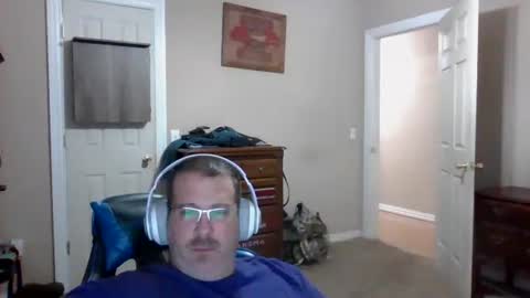 Snapshot of mercer1977 chatting on 10-26-25, 05:41 mercer1977 online show from 10-26-25, 05:41