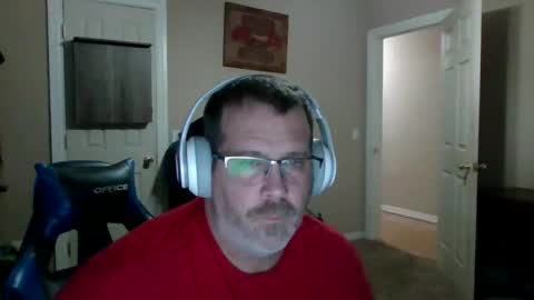 Snapshot of mercer1977 chatting on 10-31-25, 11:28 mercer1977 online show from 10-31-25, 11:28