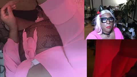 Tsukiko online show from 01-01-25, 11:49