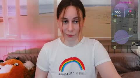 Snapshot of mercurygirlx chatting on 04-12-26, 12:04 Cutie online show from 04-12-26, 12:04